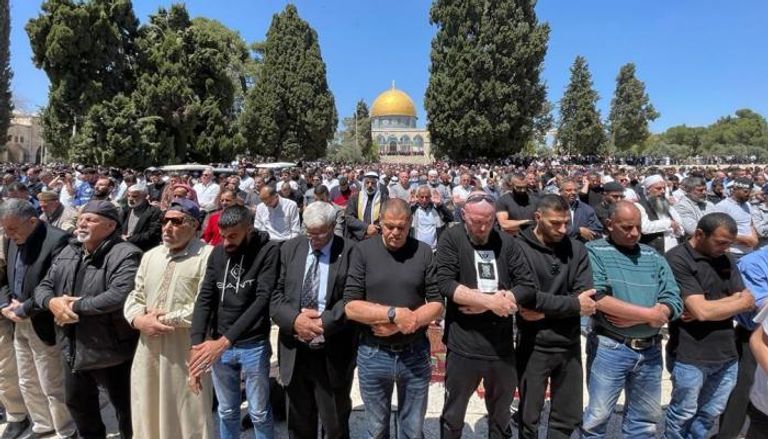 المواجهات مستمرة بين الفلسطينيين والجيش الإسرائيلي بالأقصى