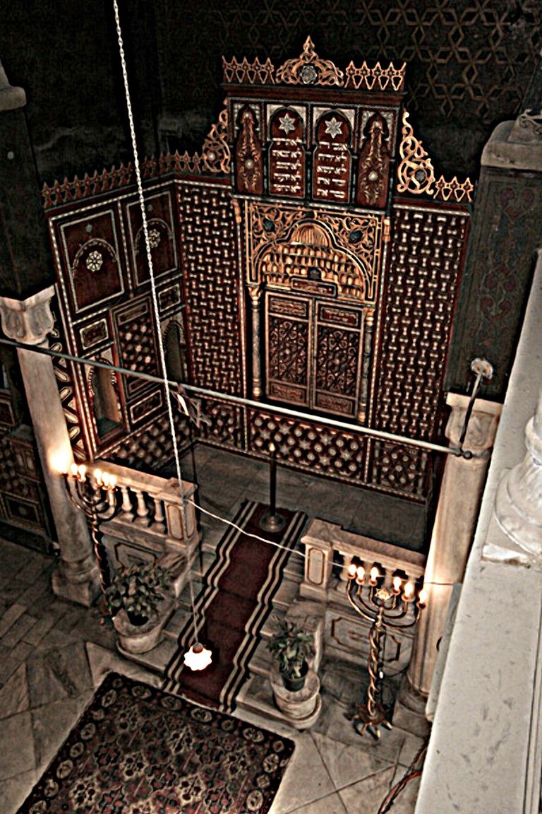 معبد بن عزرا