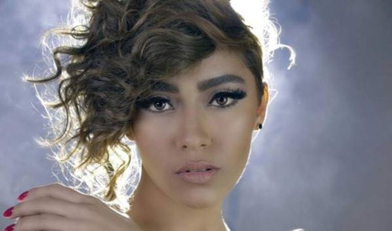 زيزي عادل تعتزل الغناء والفن