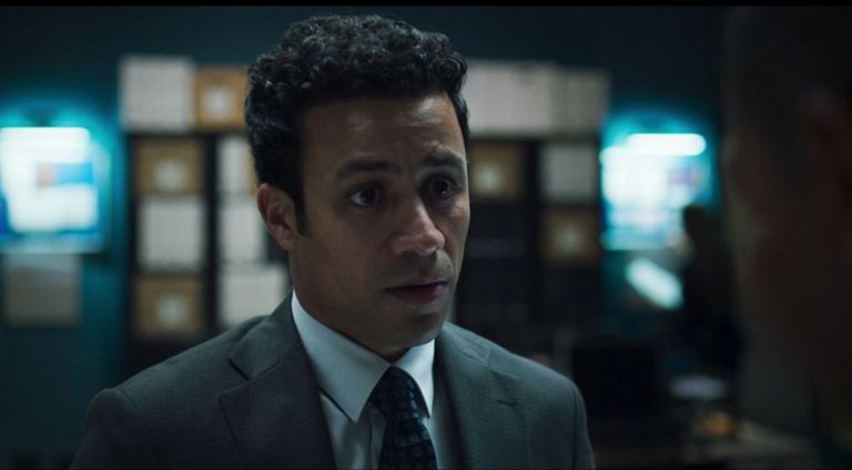 مشهد من مسلسل سوتس بالعربي