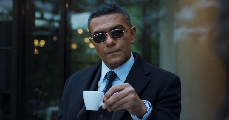 مشهد من مسلسل سوتس بالعربي