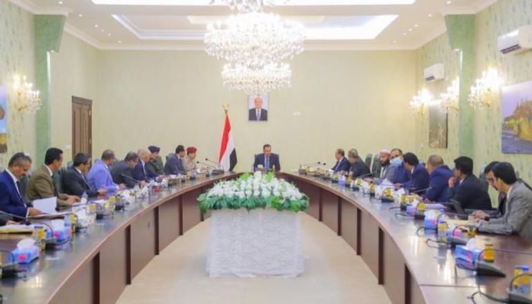 الحكومة اليمنية في أول اجتماع لها بعد العودة إلى عدن