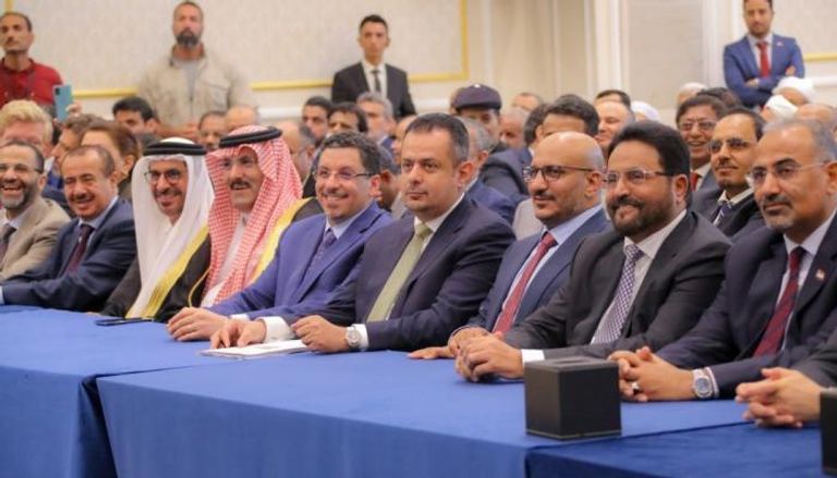 أعضاء المجلس الرئاسي وسفراء مجلس التعاون الخليجي خلال جلسة القسم الدستورية