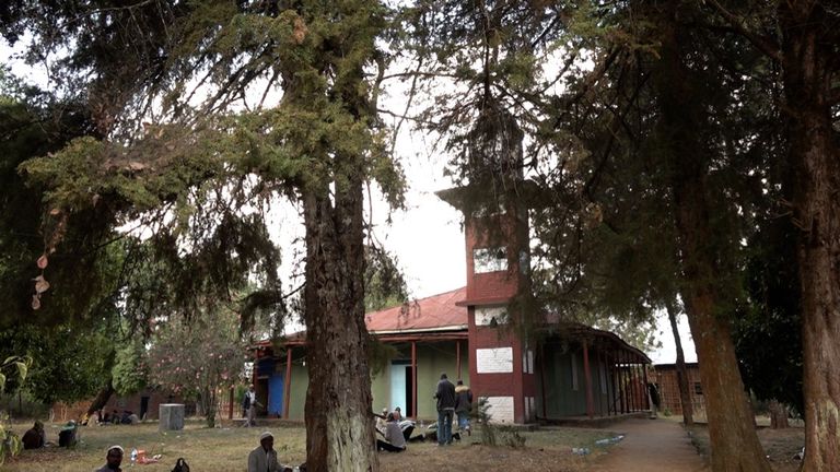 الشيخ محمد أمين مسؤول إدارة مركز