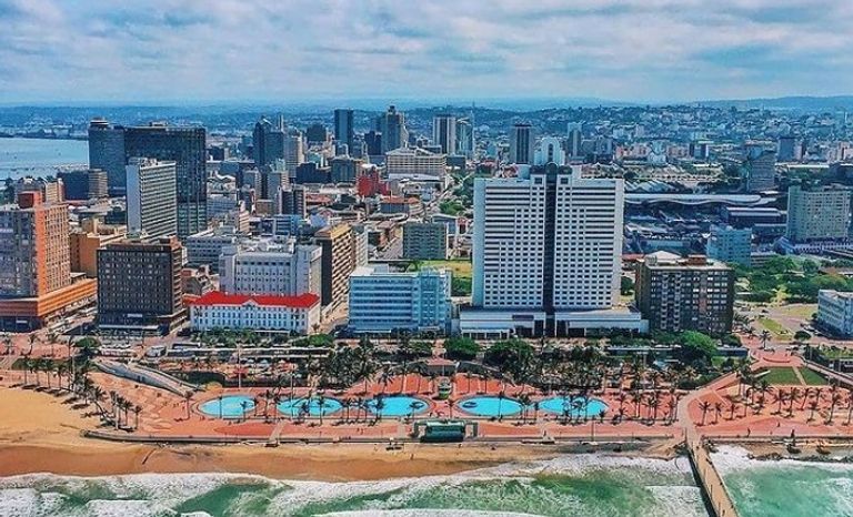 Durban  شاطئ Camps Bay
