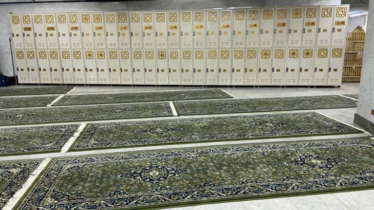 تخصيص خزانة لكل معتكف بالمسجد الحرام