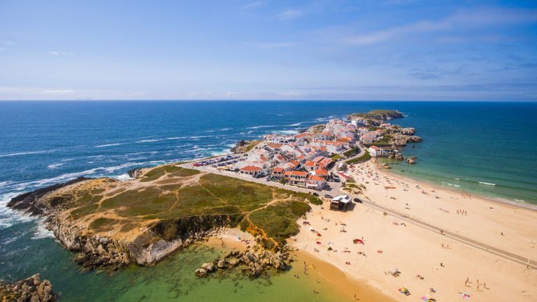 شاطئ Praia Baleal البرتغال - أرشيفية