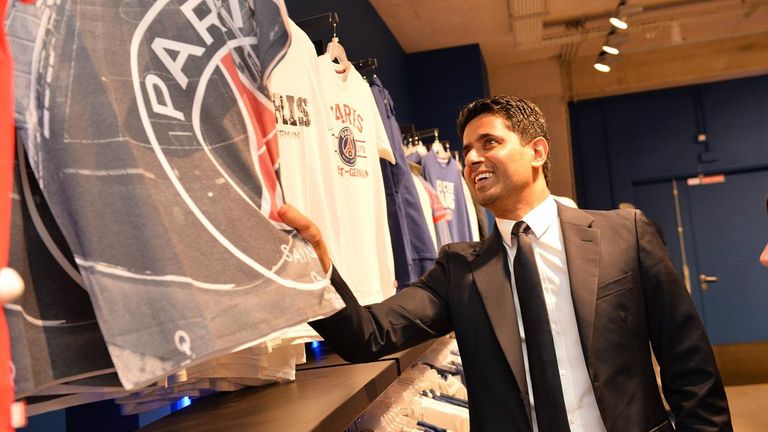 نجوم باريس سان جيرمان يتوجون بلقب الدوري الفرنسي