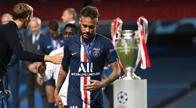 نجوم باريس سان جيرمان يتوجون بلقب الدوري الفرنسي