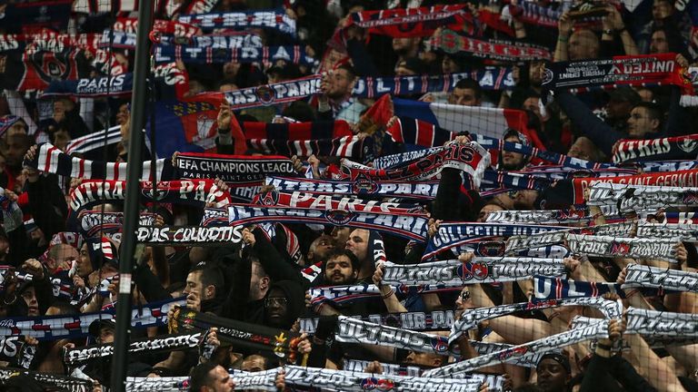 نجوم باريس سان جيرمان يتوجون بلقب الدوري الفرنسي