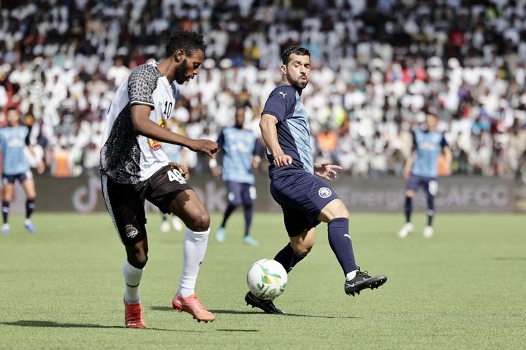 من مباراة مازيمبي وبيراميدز في بطولة الكونفيدرالية الأفريقية إيهاب جلال يودع بيراميدز بإخفاق أفريقي