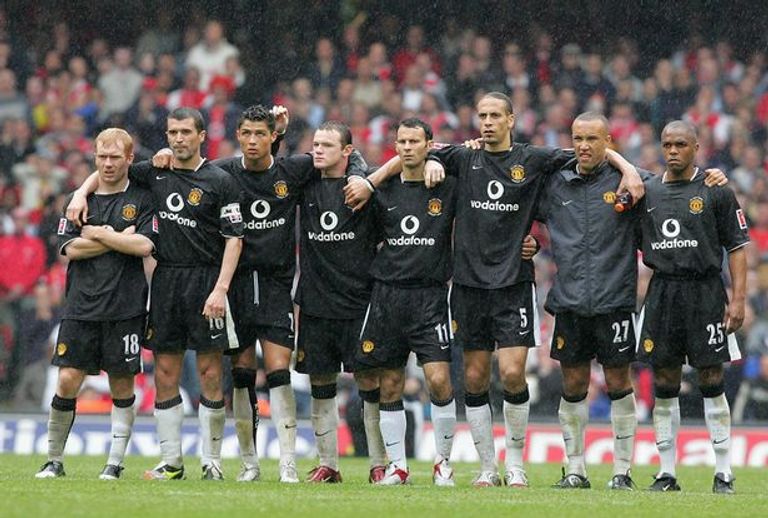 رونالدو مع نجوم يونايتد كريستيانو رونالدو مع أساطير مانشستر يونايتد