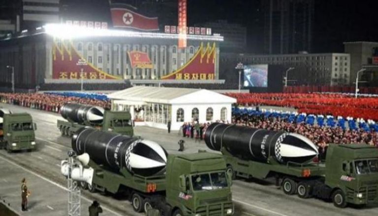 صواريخ خلال عرض عسكري في كوريا الشمالية