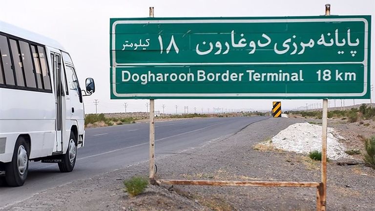 الحدود الإيرانية الأفغانية تعزيزات إيرانية عسكرية عند حدودها مع أفغانستان