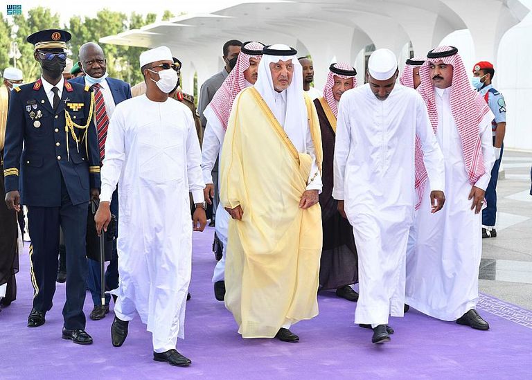 جانب من استقبال محمد إدريس ديبي في جدة