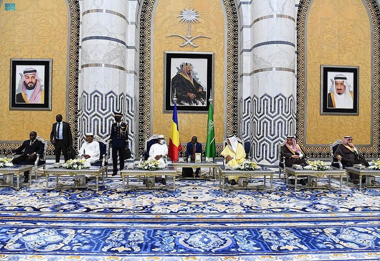 جانب من استقبال محمد إدريس ديبي في جدة