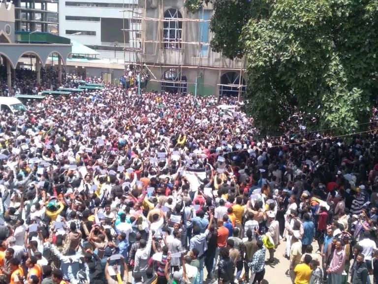 جانب من المظاهرة في مسجد أنور الكبير بأديس أبابا