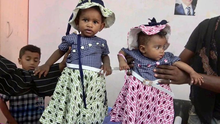 جانب من عمل فريق الخلية الإنسانية في عدن