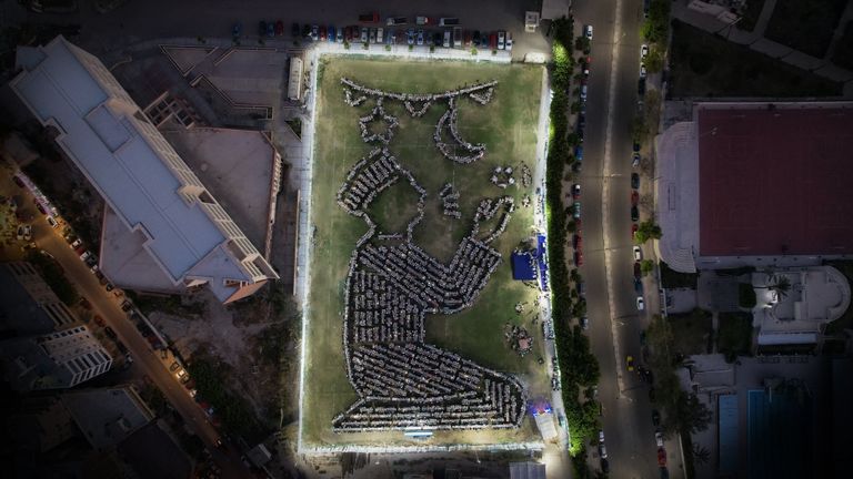 صورة علوية للإفطار الجماعي