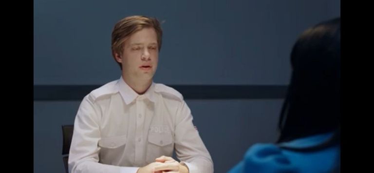 استجواب سارة في المطار بالولايات المتحدة