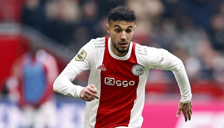 نصير مزراوي روبرت ليفاندوفسكي مهاجم بايرن ميونخ