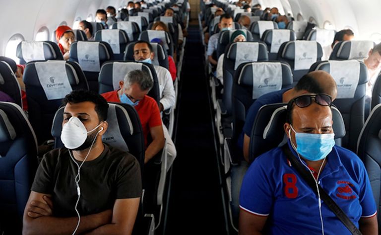 تجنب هذه الملابس على الطائرة