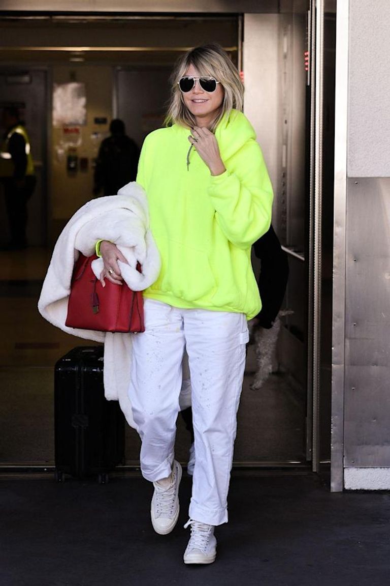 تجنب هذه الملابس على الطائرة