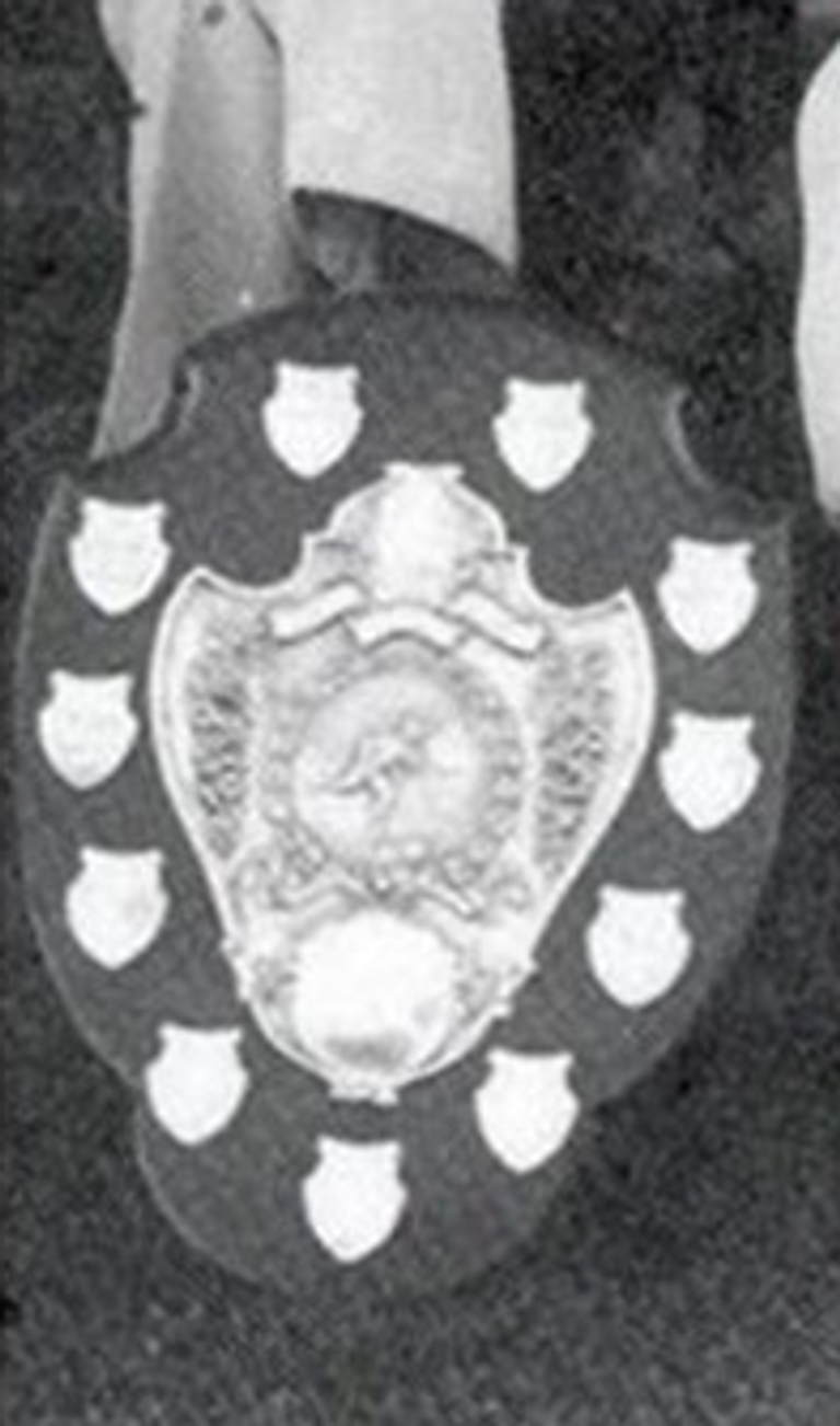 درع دوري القاهرة الأهلي بطل 1937