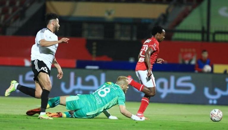 من مباراة الأهلي وطلائع الجيش في الدوري المصري