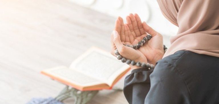 يغتنم المسلمون ليلة القدر للتقرب من الله -أرشيفية