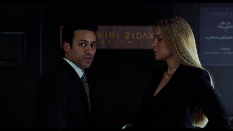 أحمد داود وتارا عماد من مشهد من المسلسل