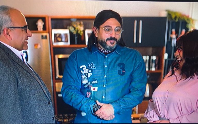 جلجل متنكر ويعمل في كوافير حريمي