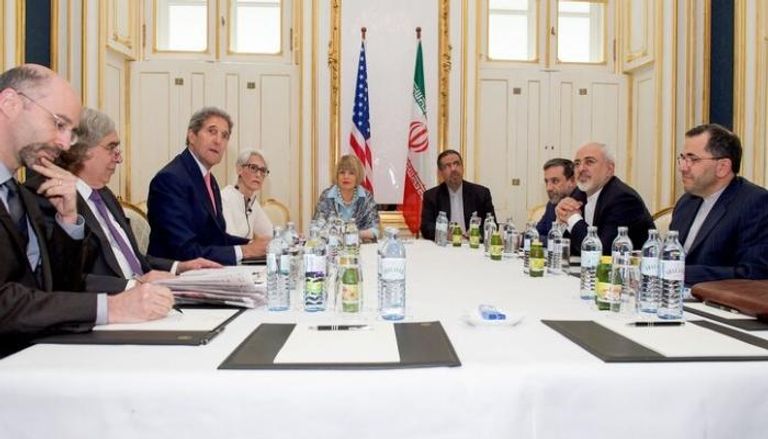 مسؤولون أمريكيون وإيرانيون خلال التفاوض على الاتفاق النووي في 2015