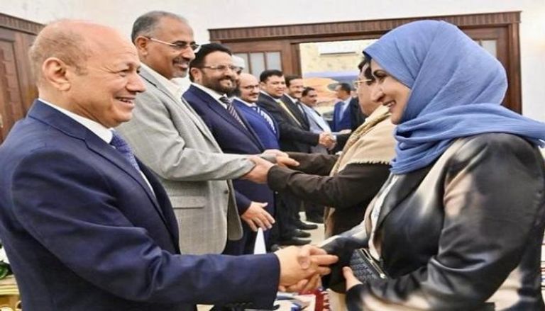 الدكتور ألفت علي الدباغ مع رئيس المجلس الرئاسي رشاد العليمي