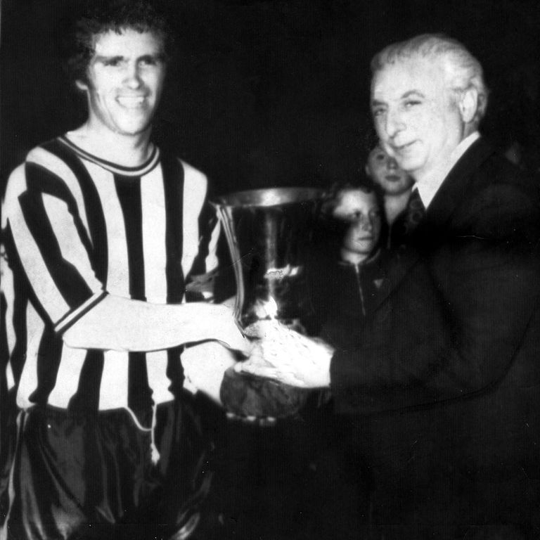 نيوكاسل بطل 73 كريمونيزي بطل الكأس الأنجلو إيطالية 1993