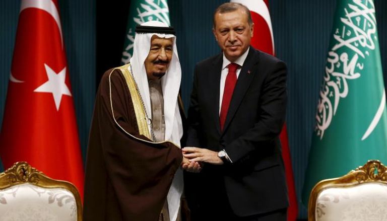 الملك سلمان يستقبل أردوغان في زيارة سابقة