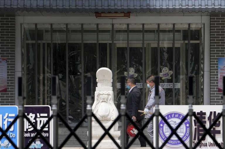 بكين تغلق المزيد من الأماكن لمكافحة كورونا