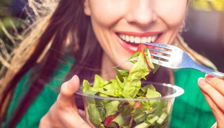 فترة الأعياد تعد تحديا صعبا للحفاظ على رشاقة الجسم