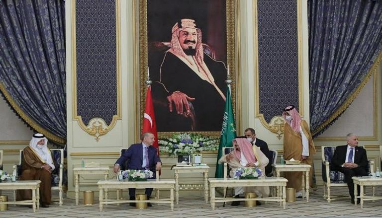 العاهل السعودي الملك سلمان بن عبدالعزيز يستقبل الرئيس التركي رجب طيب أردوغان