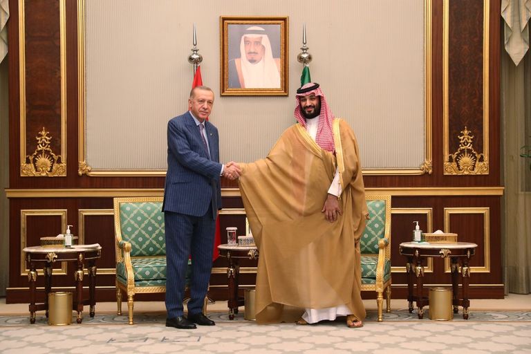 العاهل السعودي الملك سلمان بن عبدالعزيز يستقبل الرئيس التركي رجب طيب أردوغان
