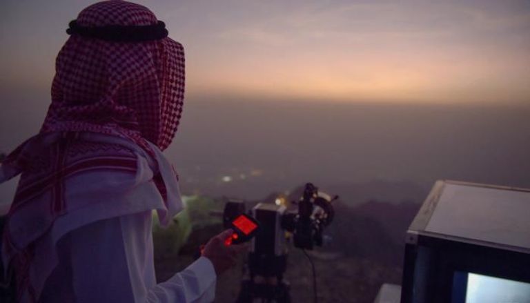 لجان تحري رؤية الهلال في السعودية - أرشيفية