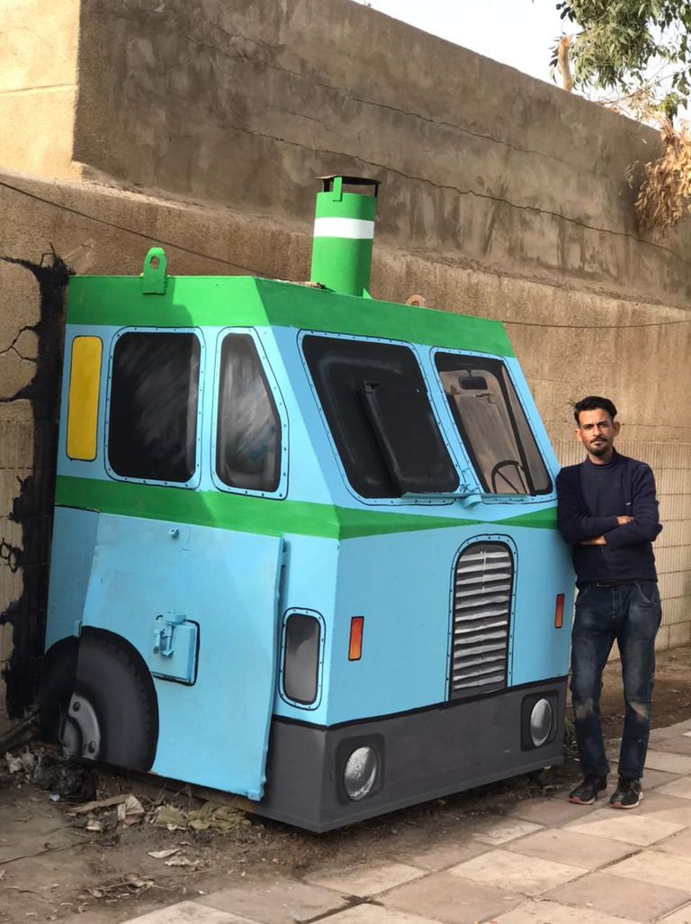 تزيين زقاق قديم بمنطقة الكاظمية برسومات فلكلورية