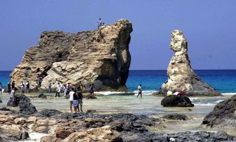 حمامات كليوباترا في مرسى مطروح شاطئ روميل في مرسى مطروح