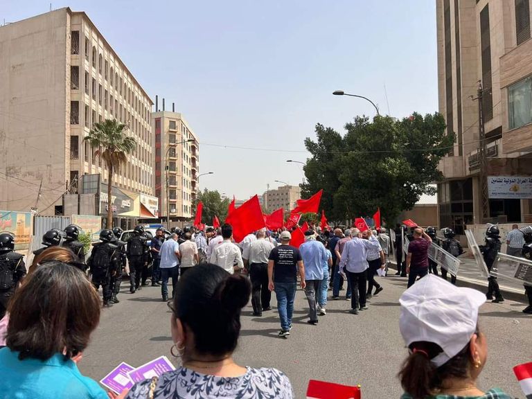 مظاهرة لنقابة العمال العراقيين وسط بغداد في يومهم العالمي