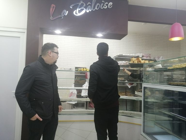 محل لصناعة الحلويات التقليدية والتورتات شرقي الجزائر منتج لمحل متخصص في صناعة الحلويات التقليدية والتورتات شرقي الجزائر