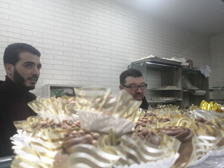 محل لصناعة الحلويات التقليدية والتورتات شرقي الجزائر منتج لمحل متخصص في صناعة الحلويات التقليدية والتورتات شرقي الجزائر