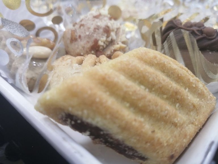 محل لصناعة الحلويات التقليدية والتورتات شرقي الجزائر منتج لمحل متخصص في صناعة الحلويات التقليدية والتورتات شرقي الجزائر