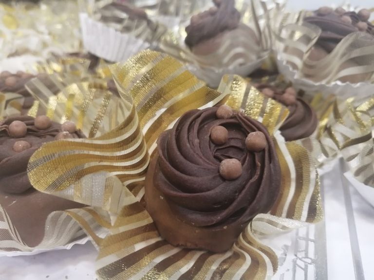 محل لصناعة الحلويات التقليدية والتورتات شرقي الجزائر منتج لمحل متخصص في صناعة الحلويات التقليدية والتورتات شرقي الجزائر