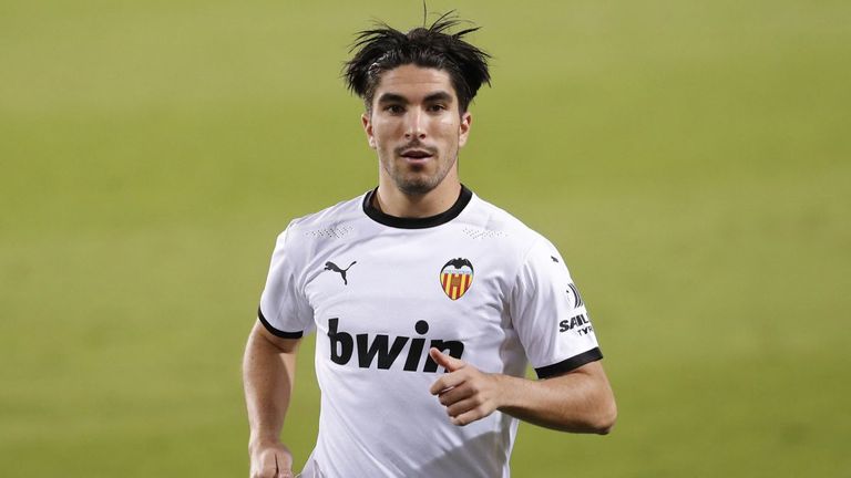 كارلوس سولير فرينكي دي يونج لاعب وسط برشلونة