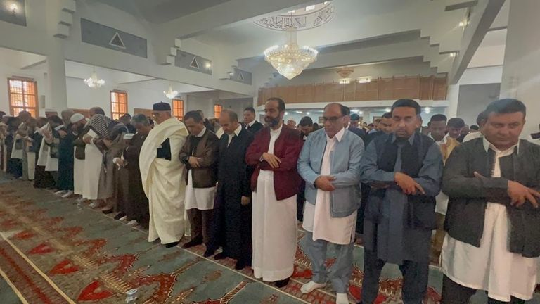 فتحي باشاغا وحكومته في صلاة العيد من سرت